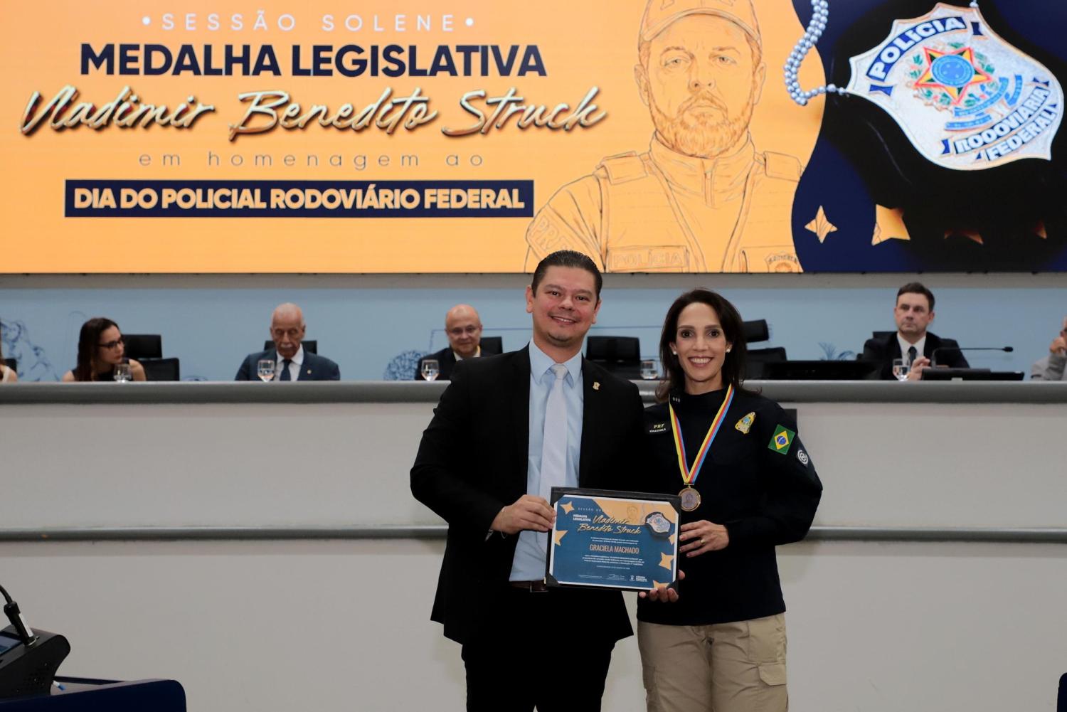 Vereador Otávio Trad homenageia policiais rodoviários federais com Medalha Legislativa Vladimir Benedito Struck