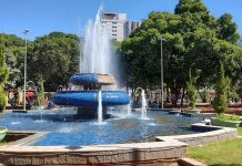 Homem é esfaqueado e apedrejado durante assalto perto da Praça Ary Coelho