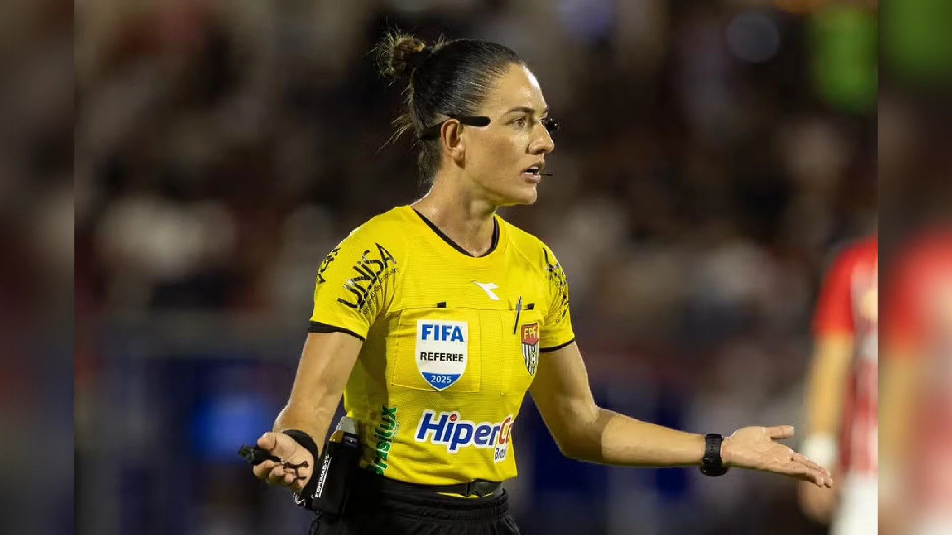 Daiane Muniz estreia como árbitra principal na Série A