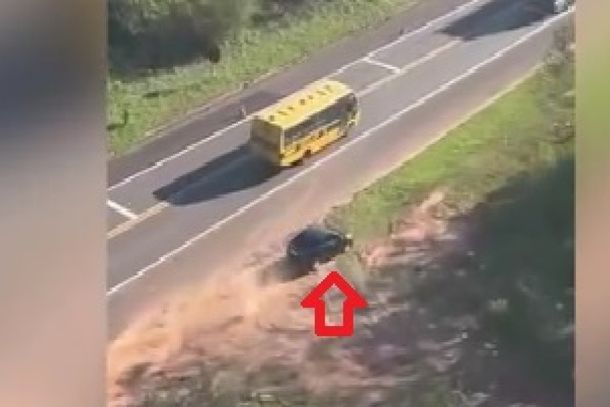 Helicóptero da PM caça adolescentes com carro recheado de drogas de MS
