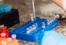 Festa vira laboratório: Duas drogas inéditas aparecem na saliva de frequentadores
